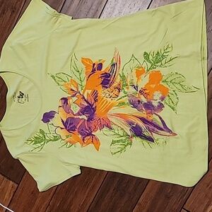Green patterned t-shirt. Just my size 1X (16W)